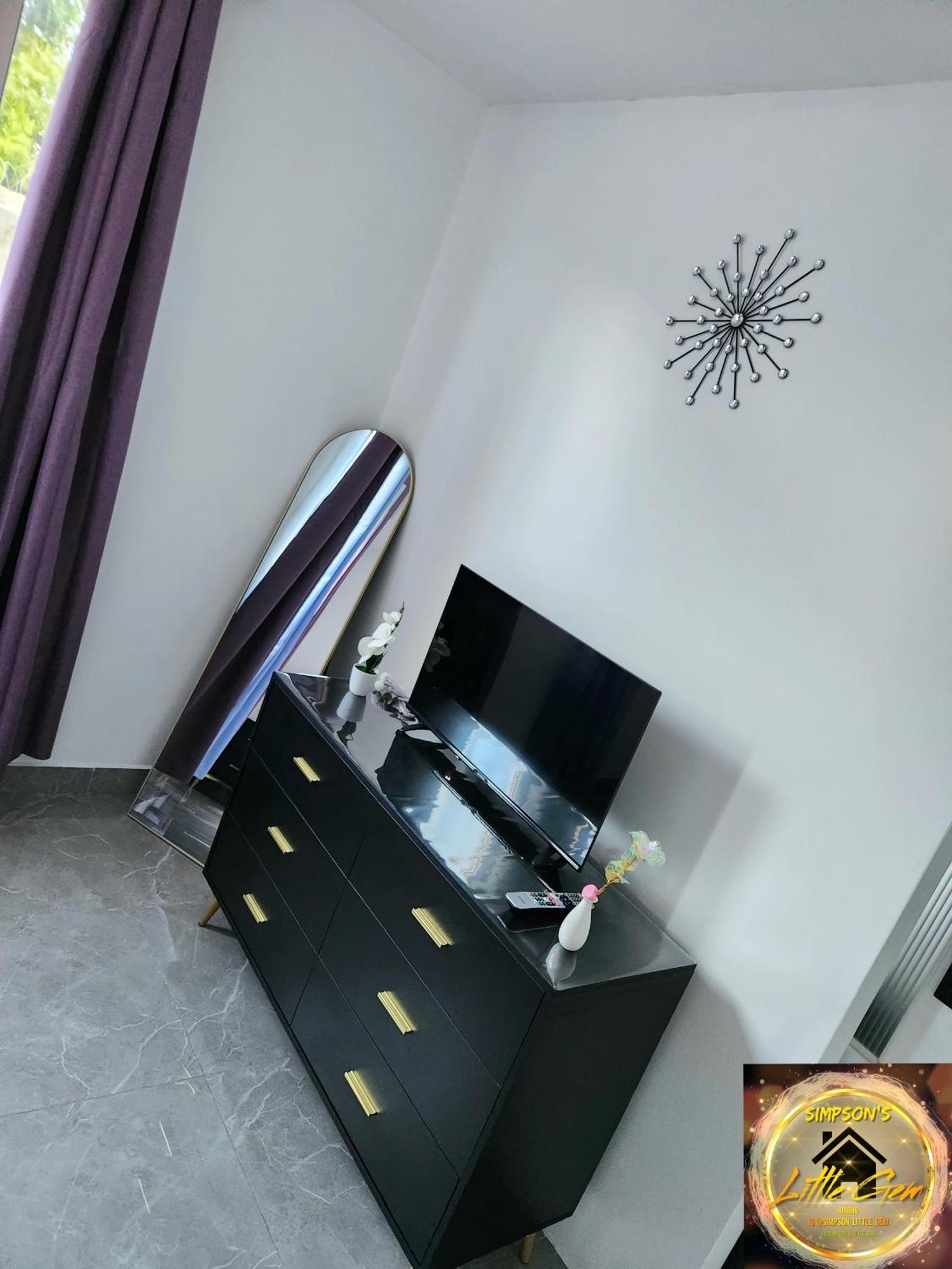 Simpson'S Little Gem Apartman Kingston Kültér fotó