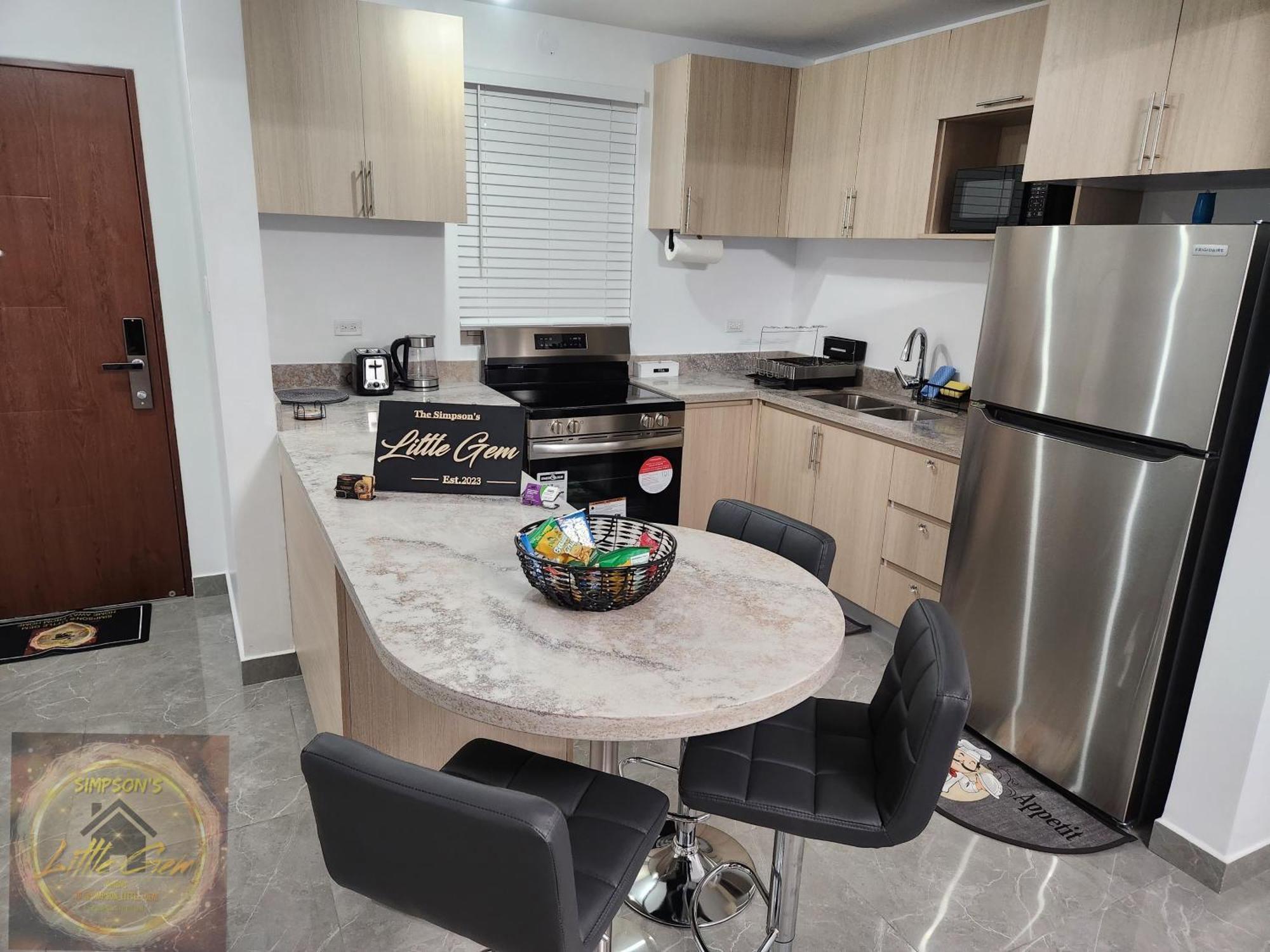 Simpson'S Little Gem Apartman Kingston Kültér fotó