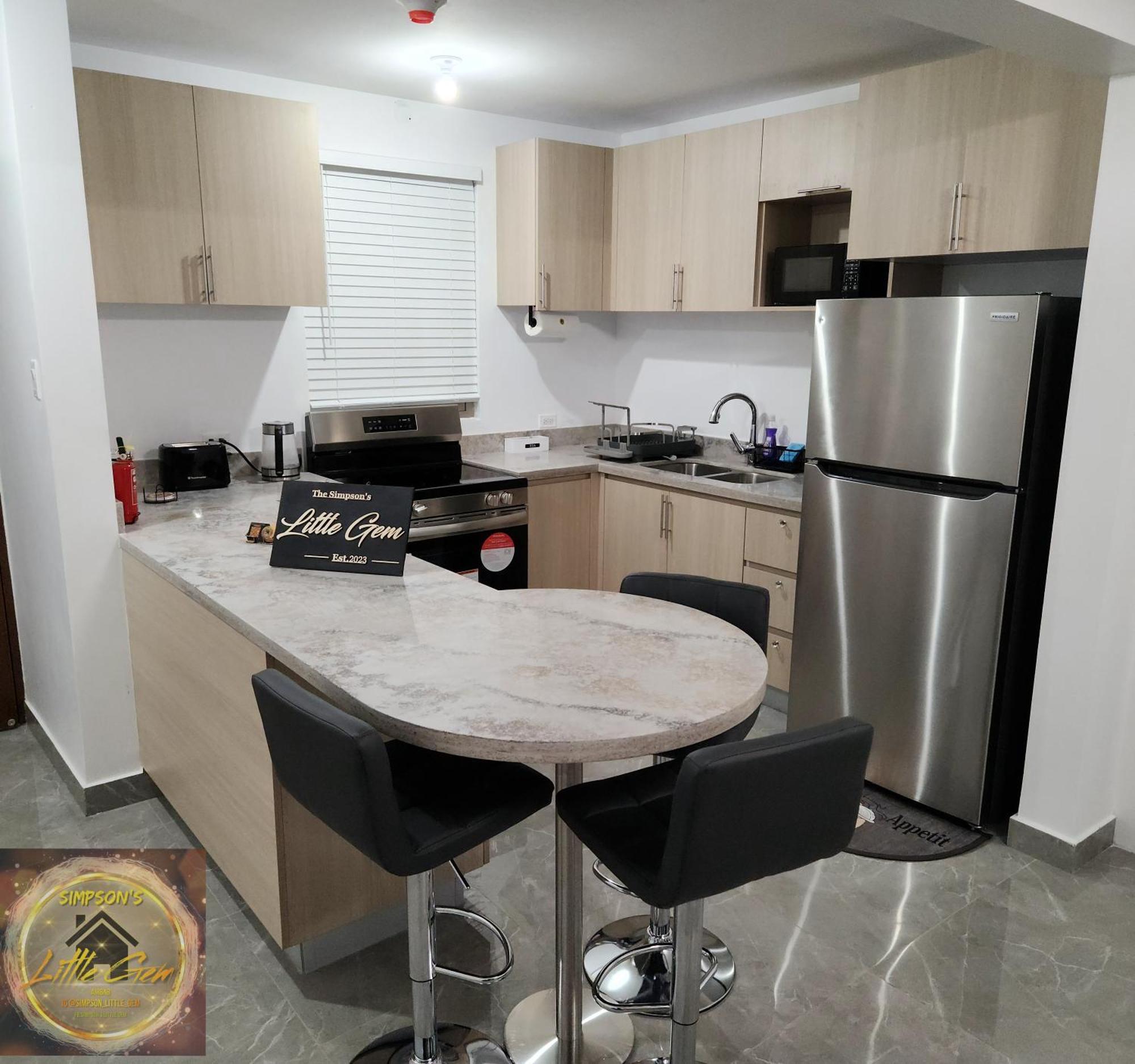 Simpson'S Little Gem Apartman Kingston Kültér fotó